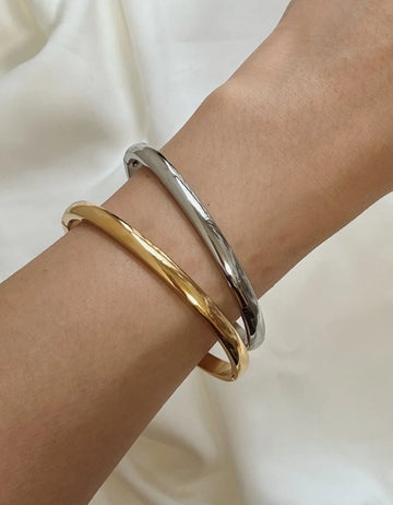 Sofia-Hinge Bangle