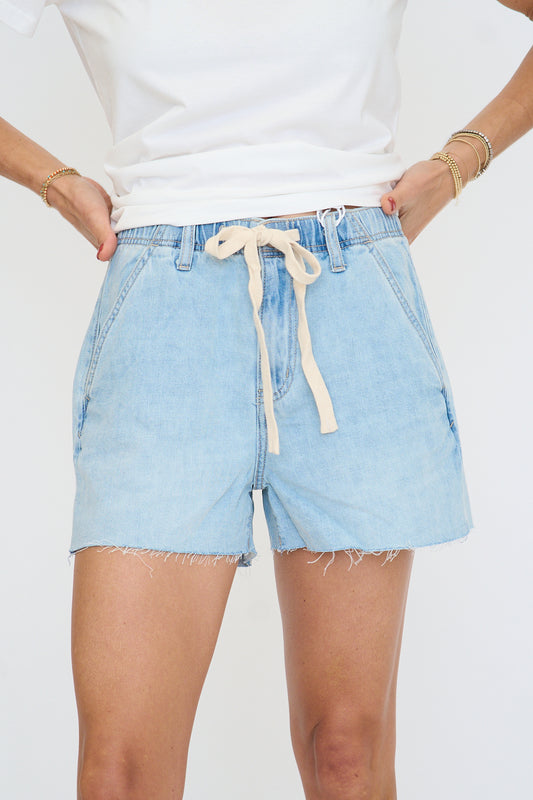 Poolside Pull-On Short in Charmed