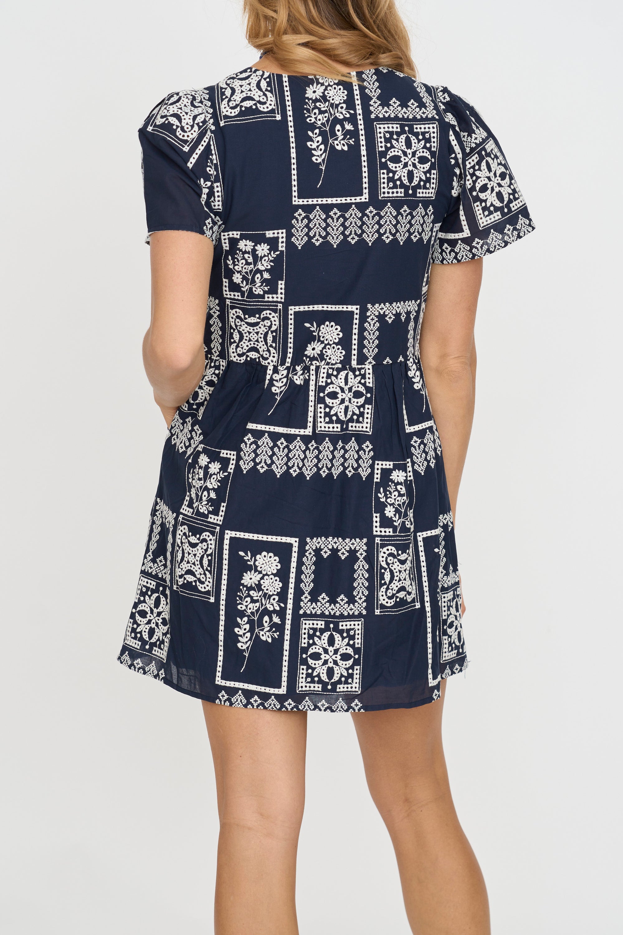 Landi Embroidered Easy Dress