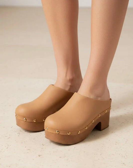 Freya Clogs