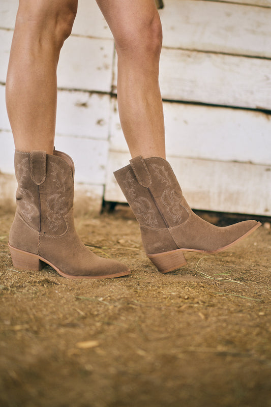Nelly Western Boots